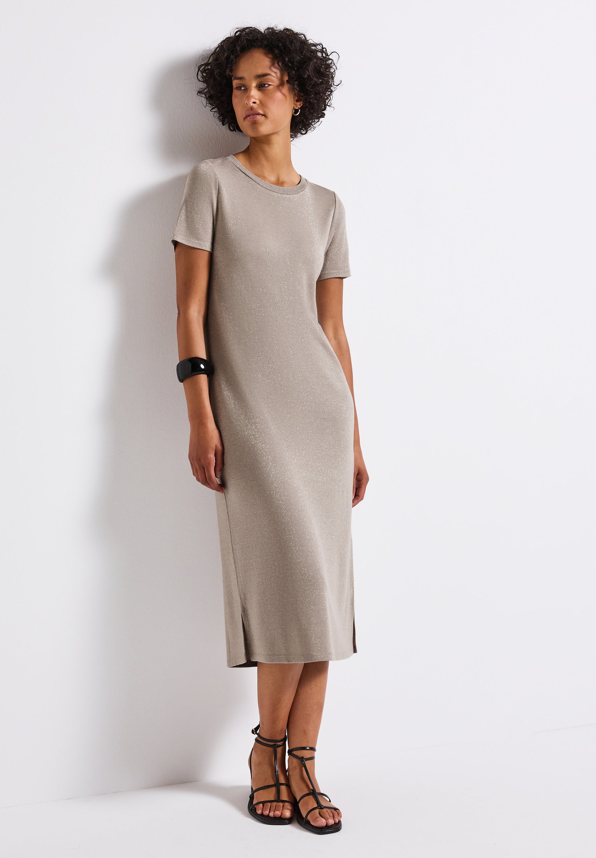 Glitzerndes T-Shirt Kleid