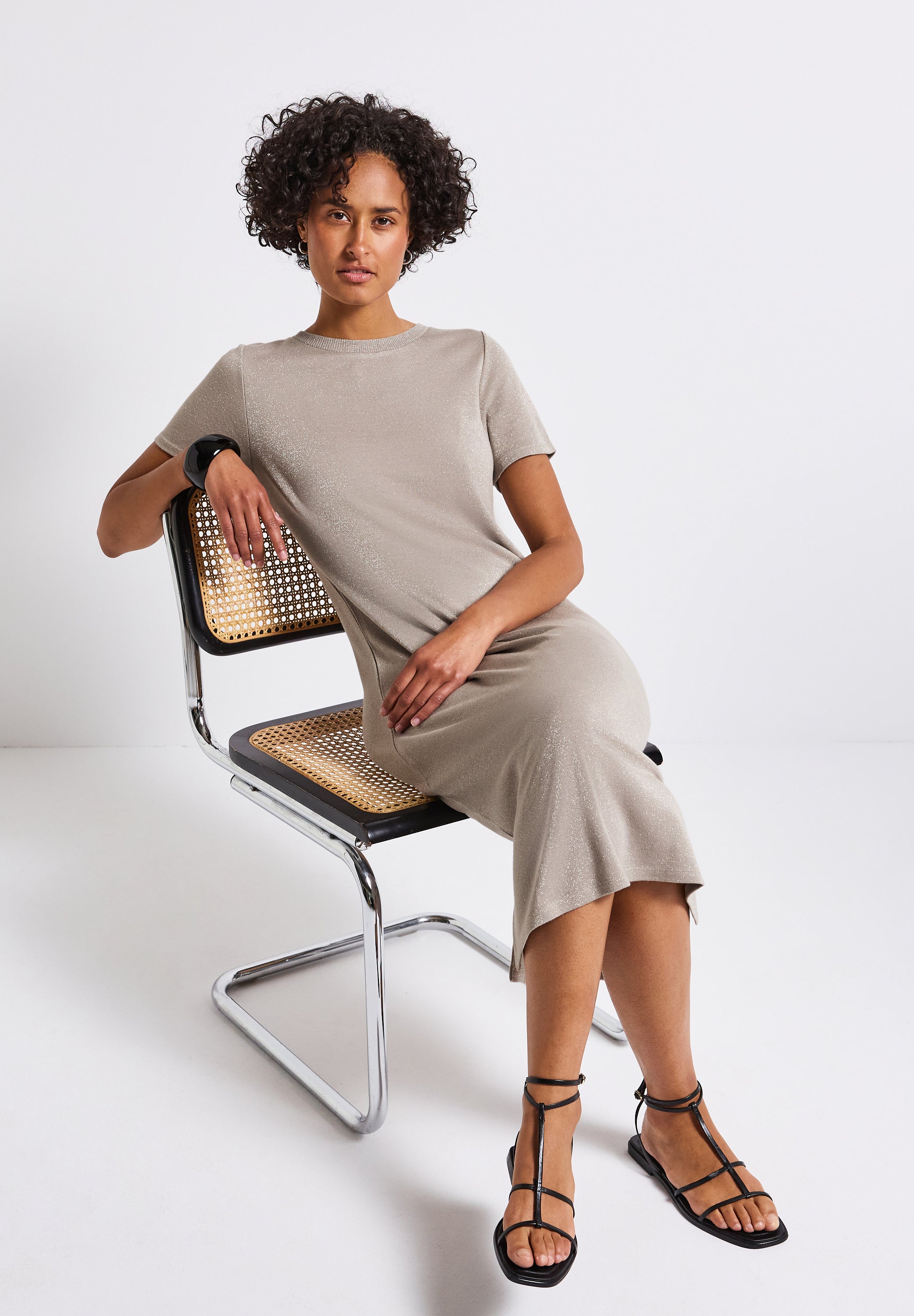 Glitzerndes T-Shirt Kleid