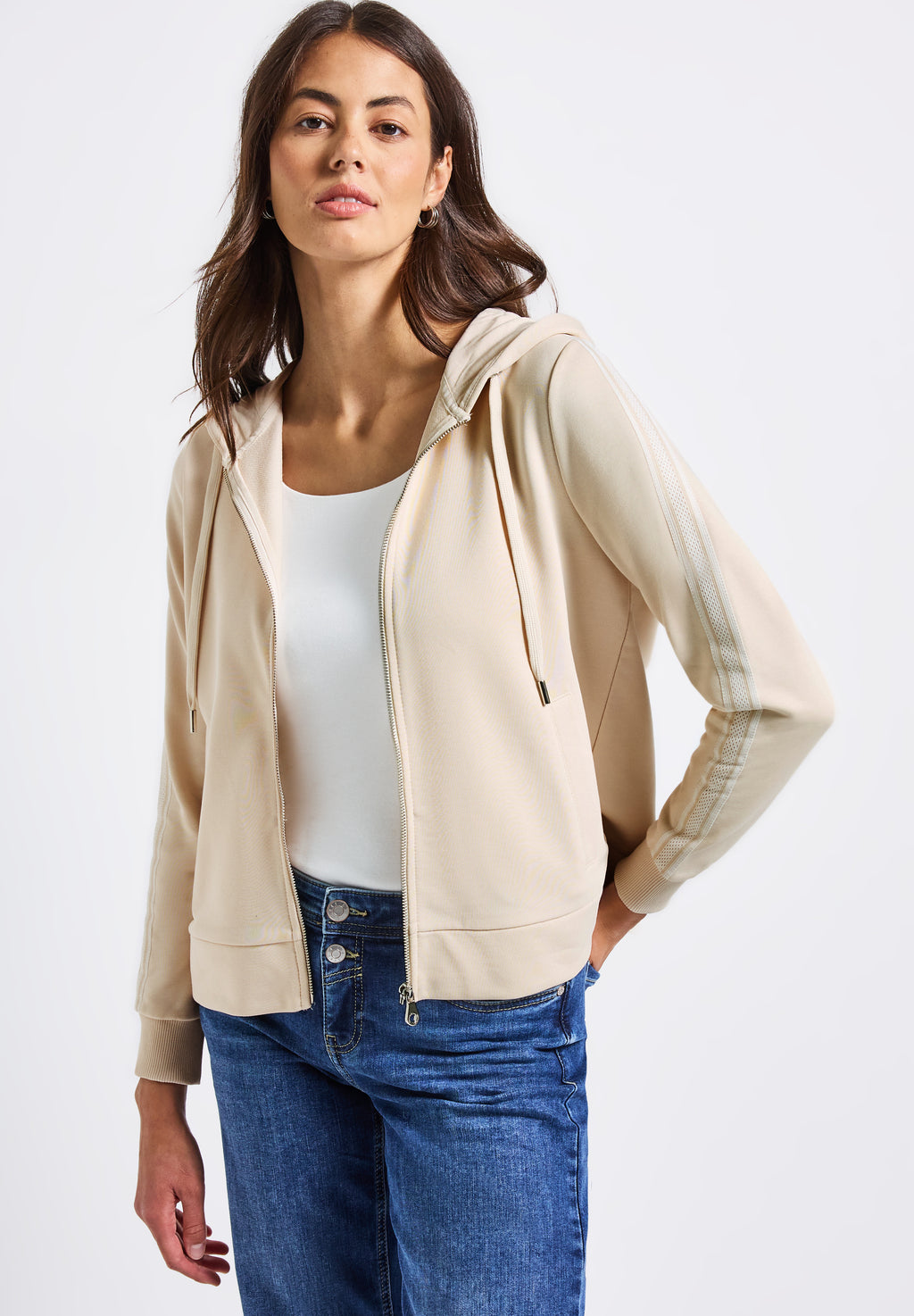 Kapuzenjacke mit Dekotape