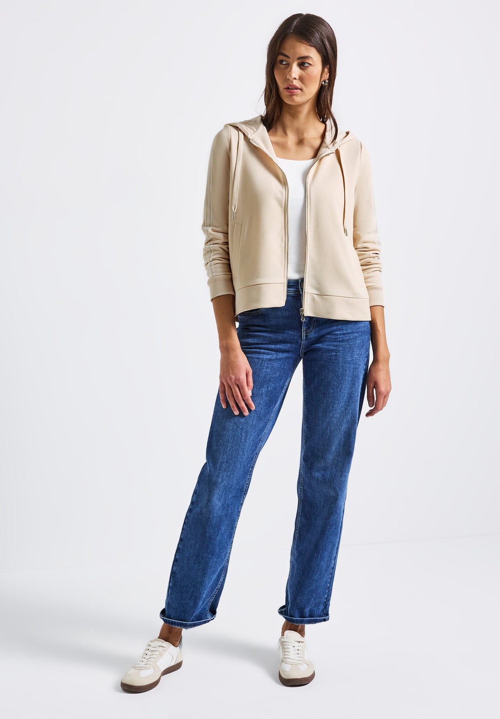 Kapuzenjacke mit Dekotape