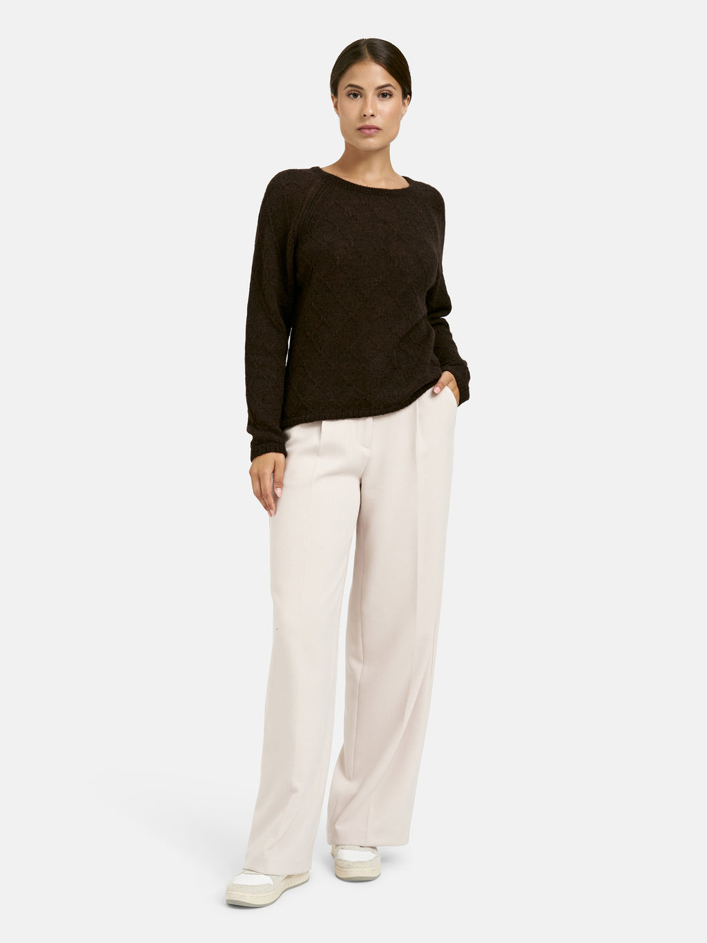 roundneck raglan pullover