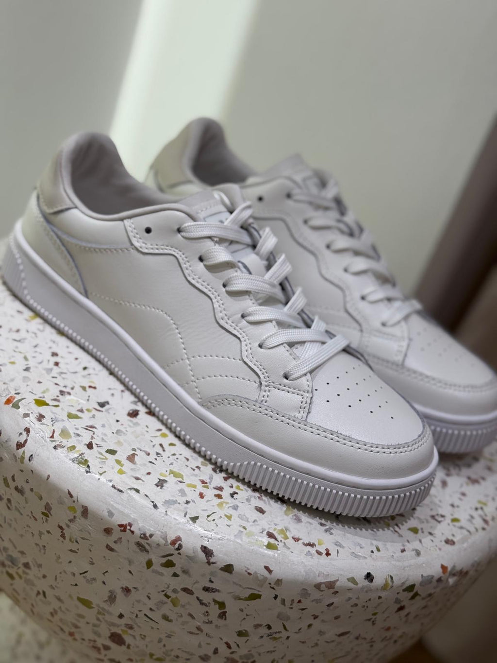 Sneaker | Cloudy White