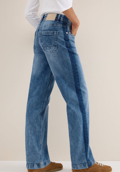 Jeans mit Gallonstreifen