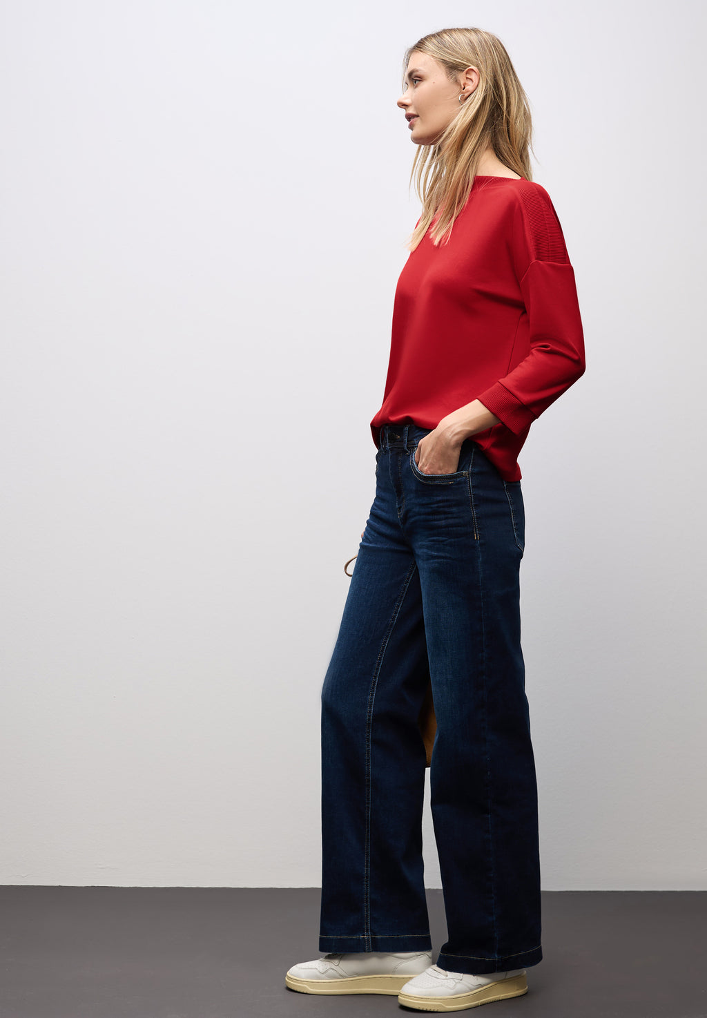 Shirt mit U-Boot-Ausschnitt