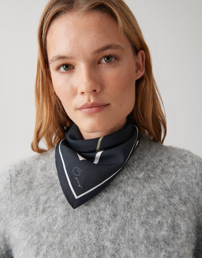 Acindie scarf