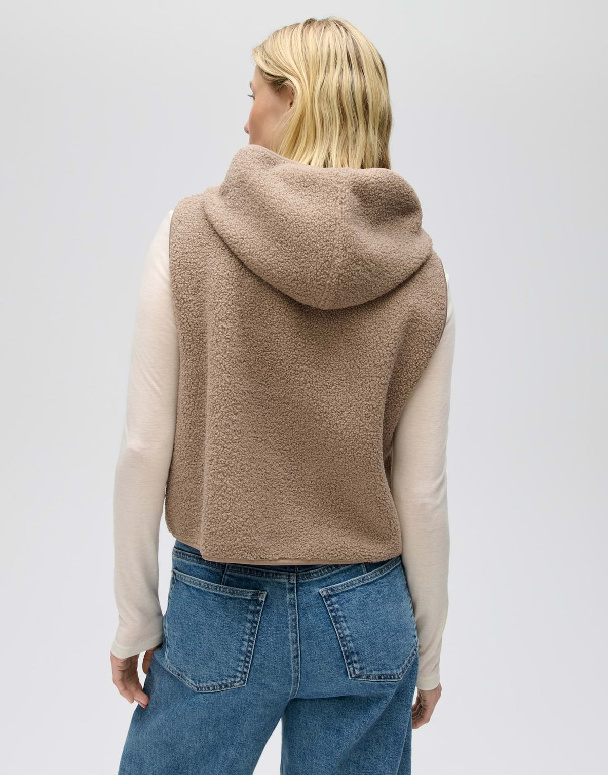 Akapu cape | Opus