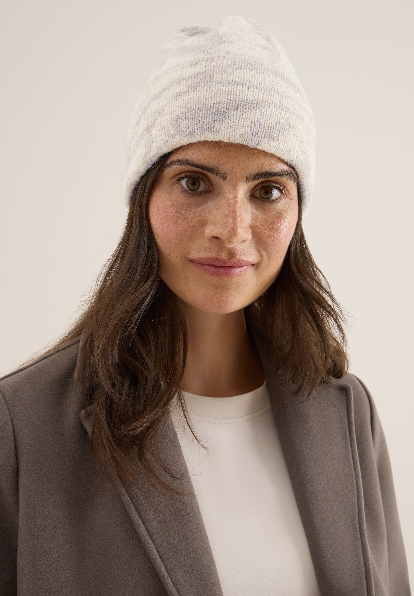 Beanie mit Zebramuster