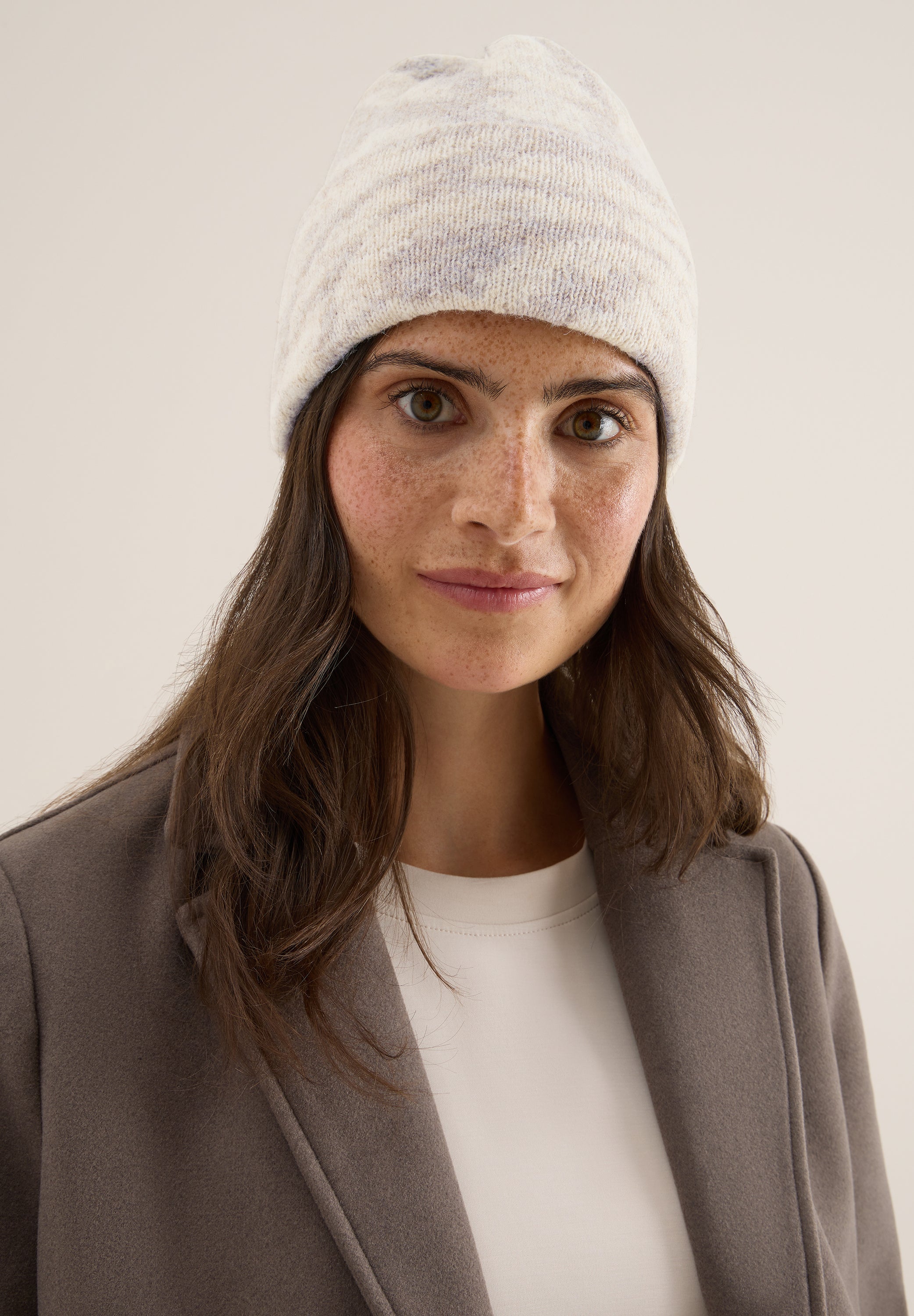 Beanie mit Zebramuster