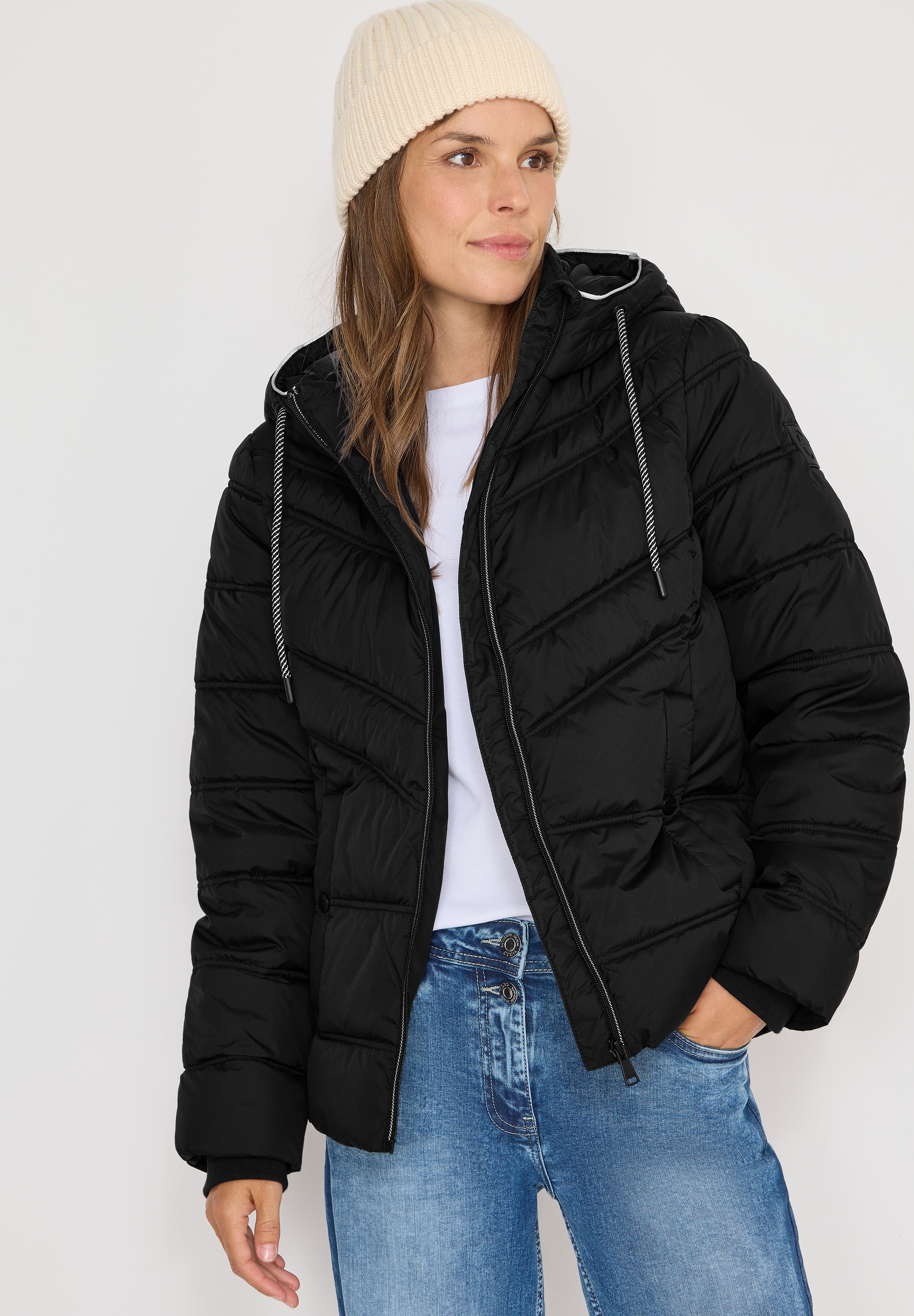 Steppjacke mit Kapuze