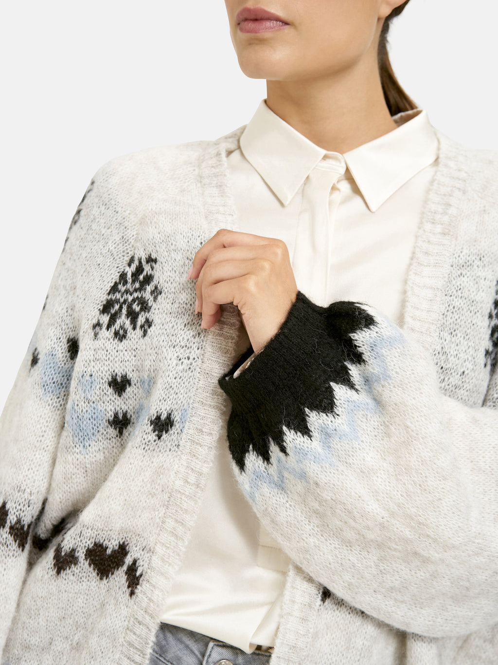 open cardigan w/ intarsia 1/1 raglan sleeve