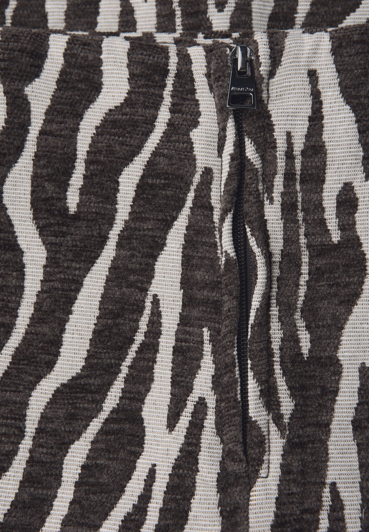 Zebra Jacquard Rock