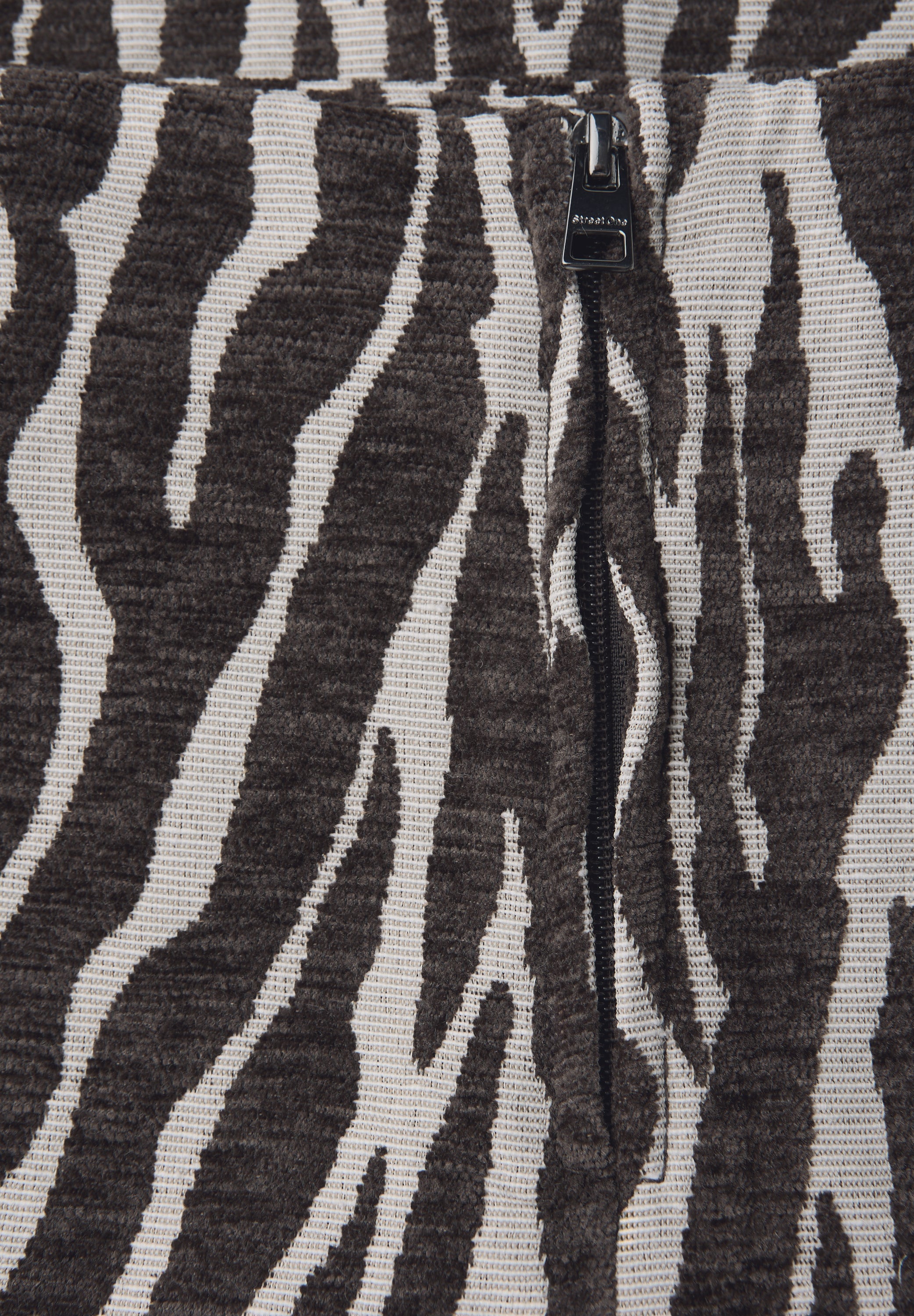 Zebra Jacquard Rock