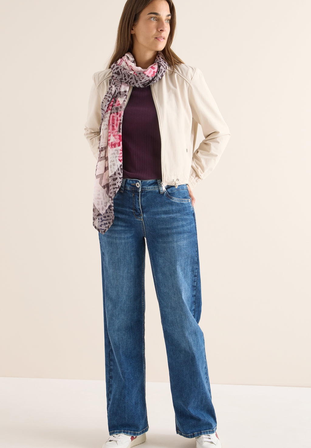 Tuch mit Ausbrennermuster