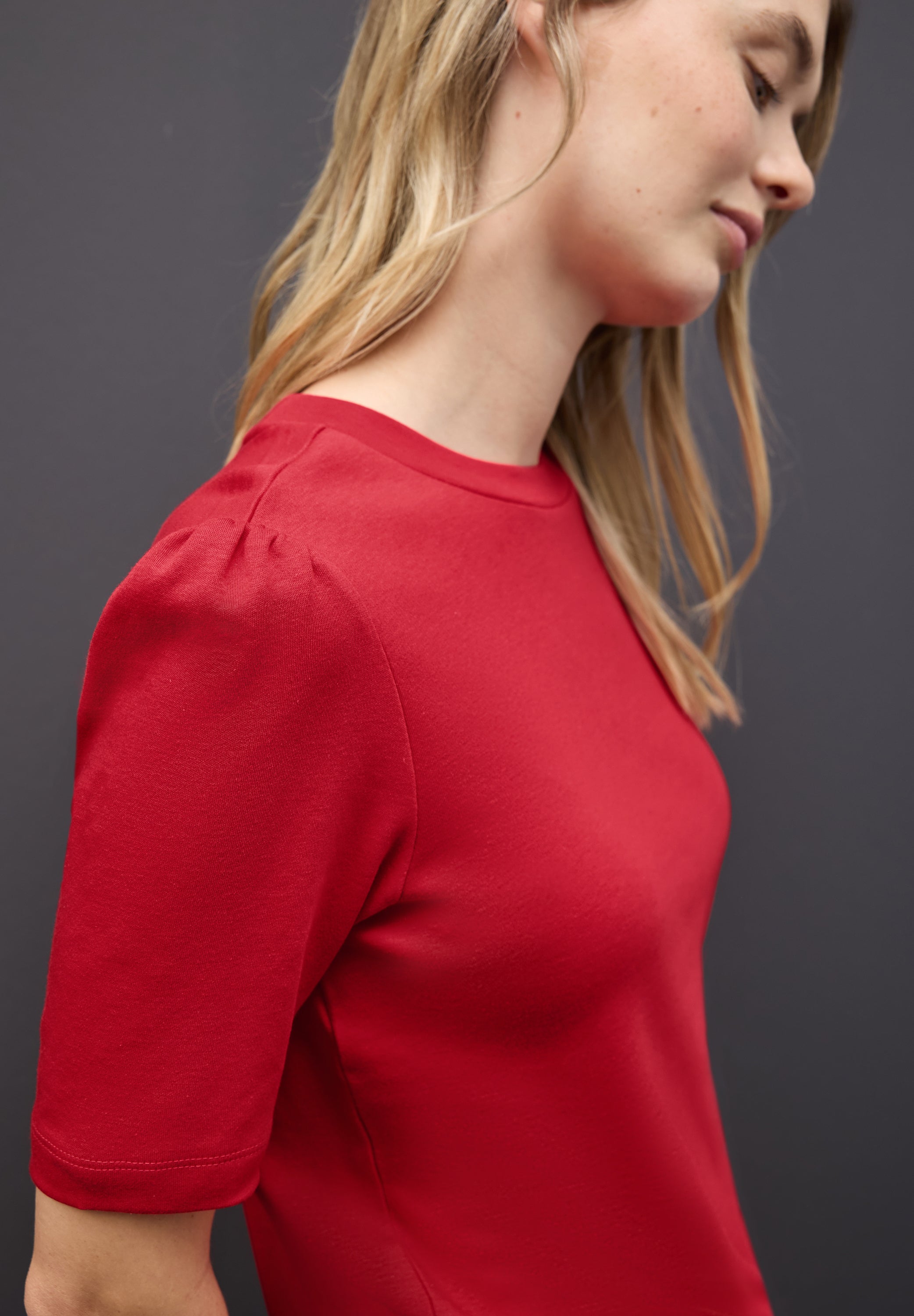 Basic T-Shirt mit Raffung