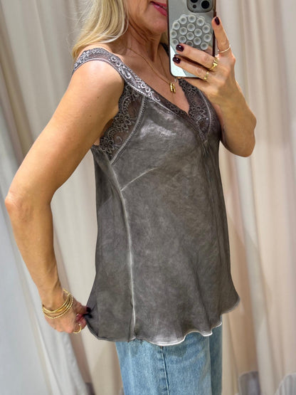Top | Ilaria
