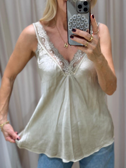 Top | Ilaria