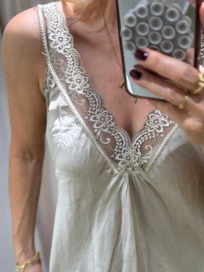 Top | Ilaria