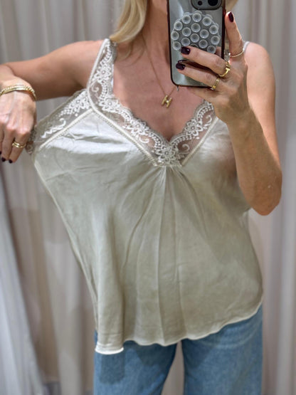Top | Ilaria