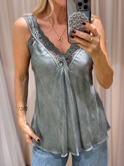 Top | Ilaria