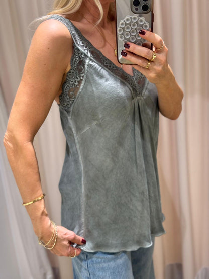 Top | Ilaria