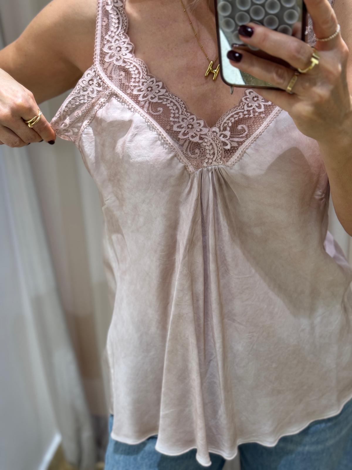 Top | Ilaria