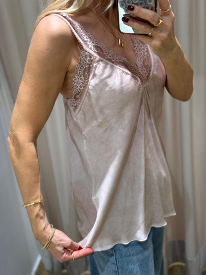 Top | Ilaria