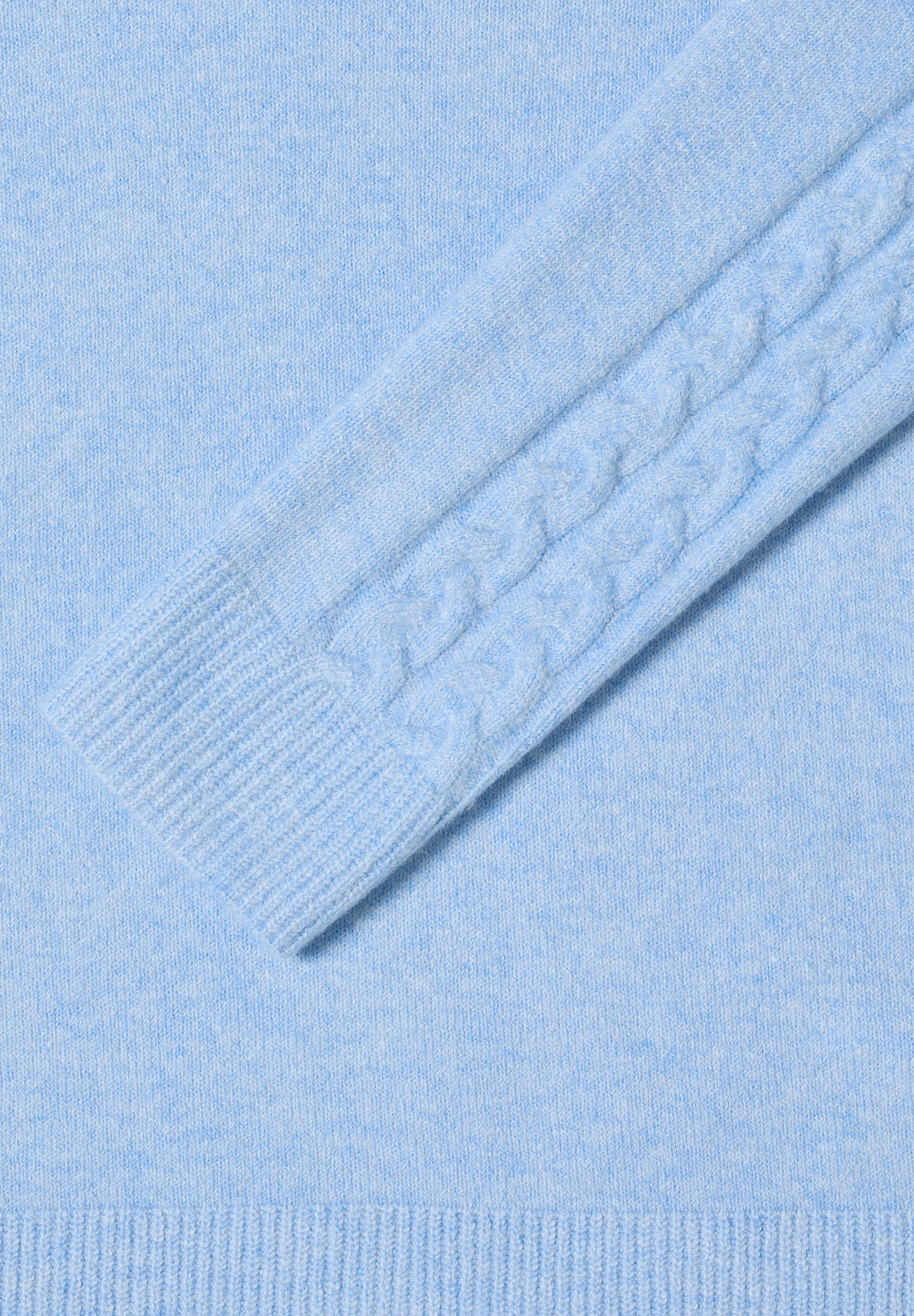 Pullover mit Strickdetail