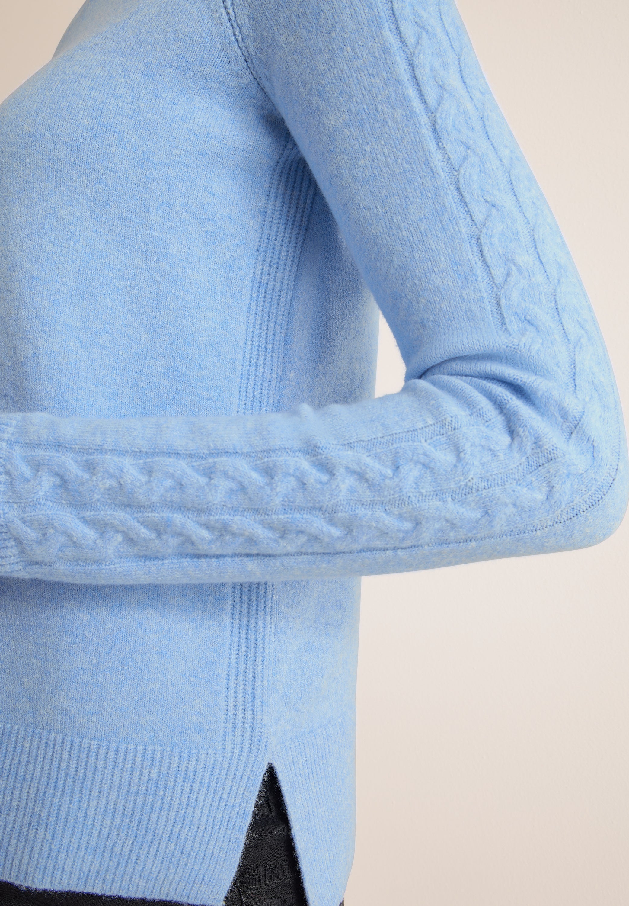 Pullover mit Strickdetail