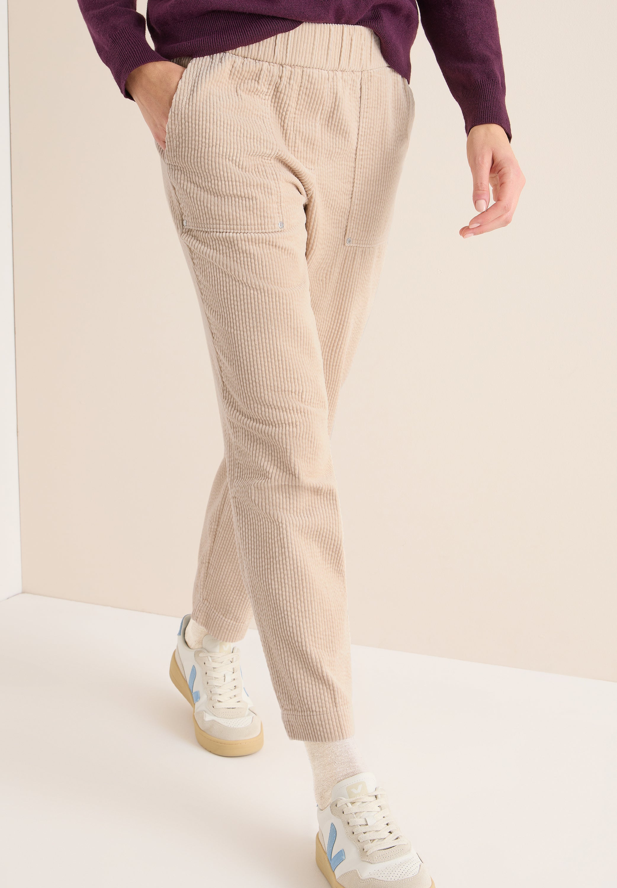 Sportive Loose Fit Cordhose