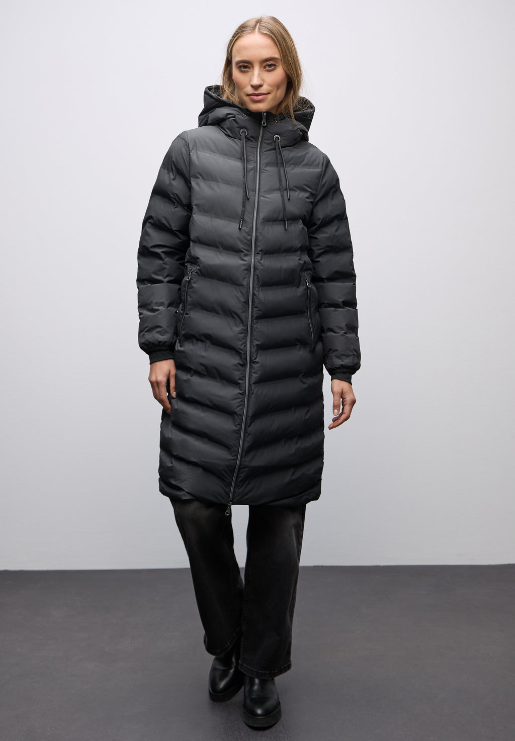 Mantel mit geklebten Nähten