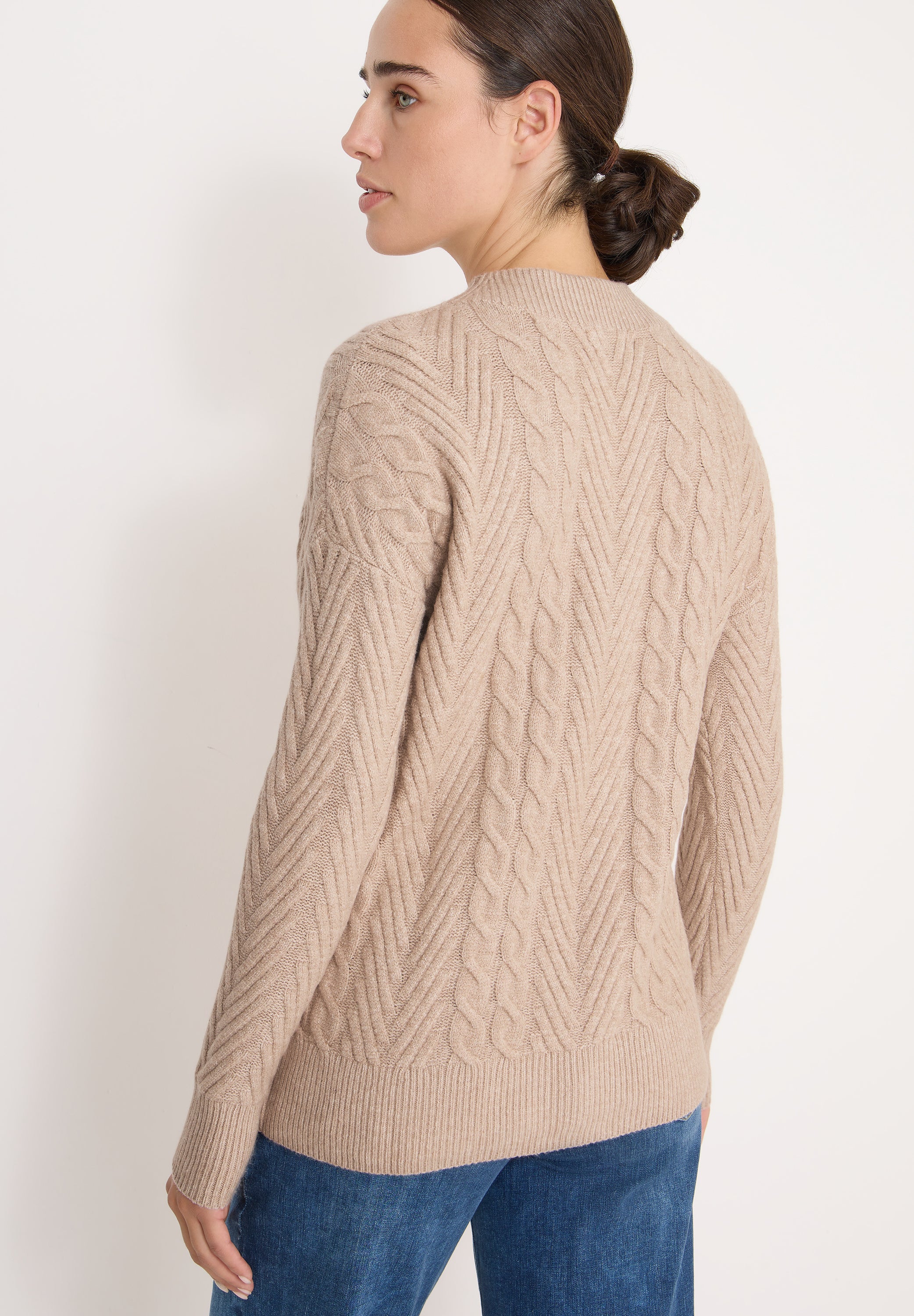 Pullover mit Zopfmuster