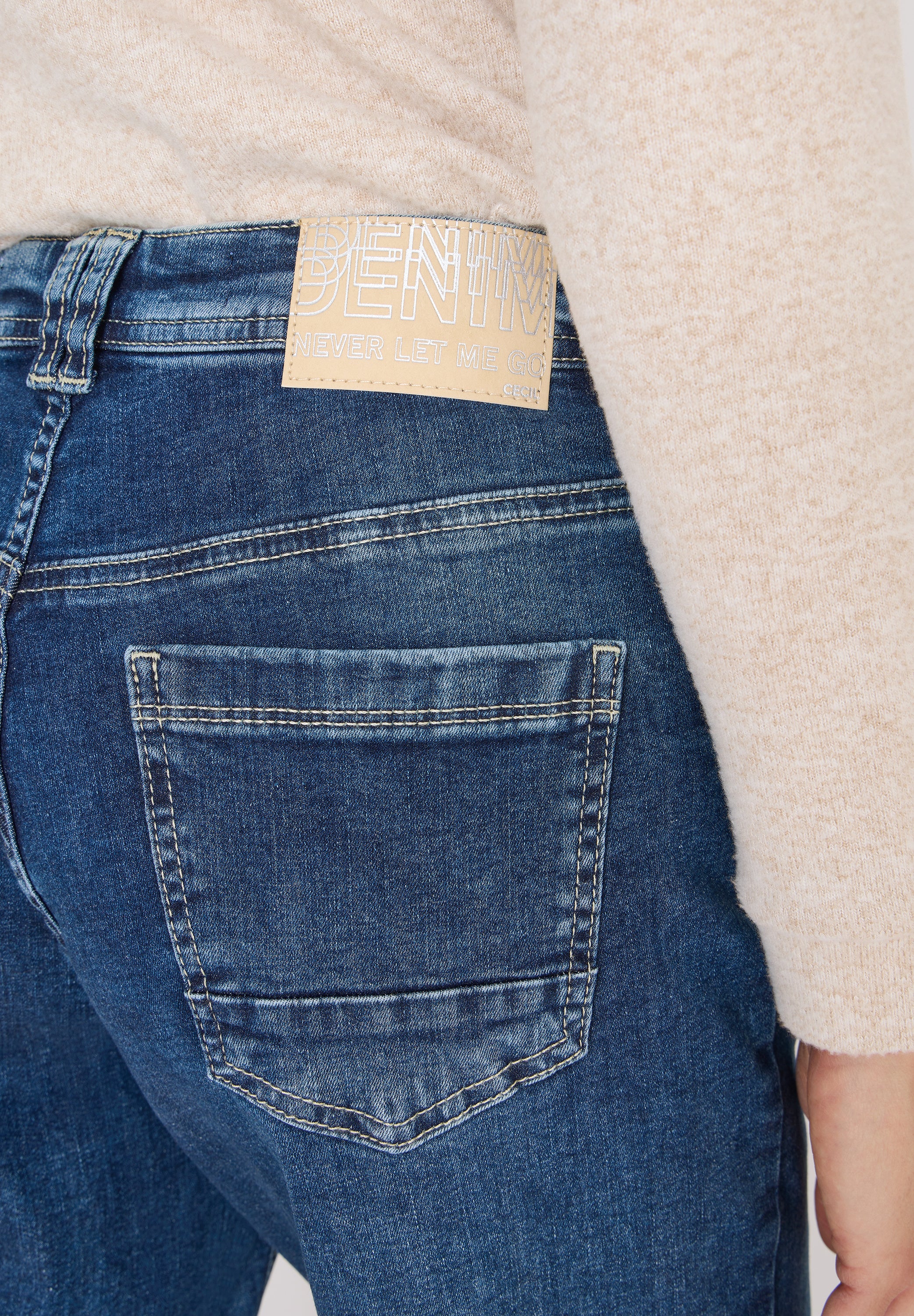 Wide Leg Patch Pocket Jeans