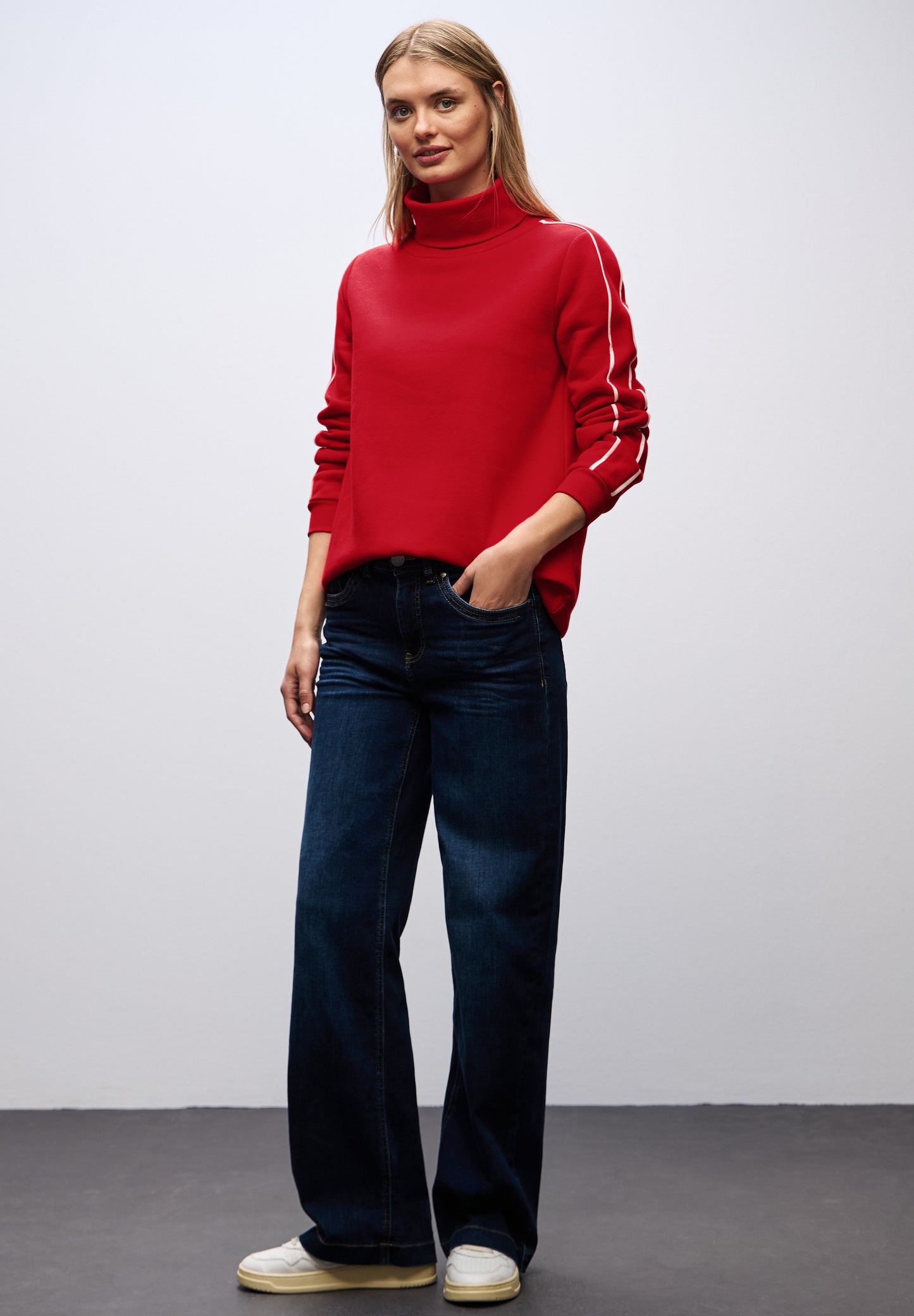 Sweatshirt mit Stehkragen