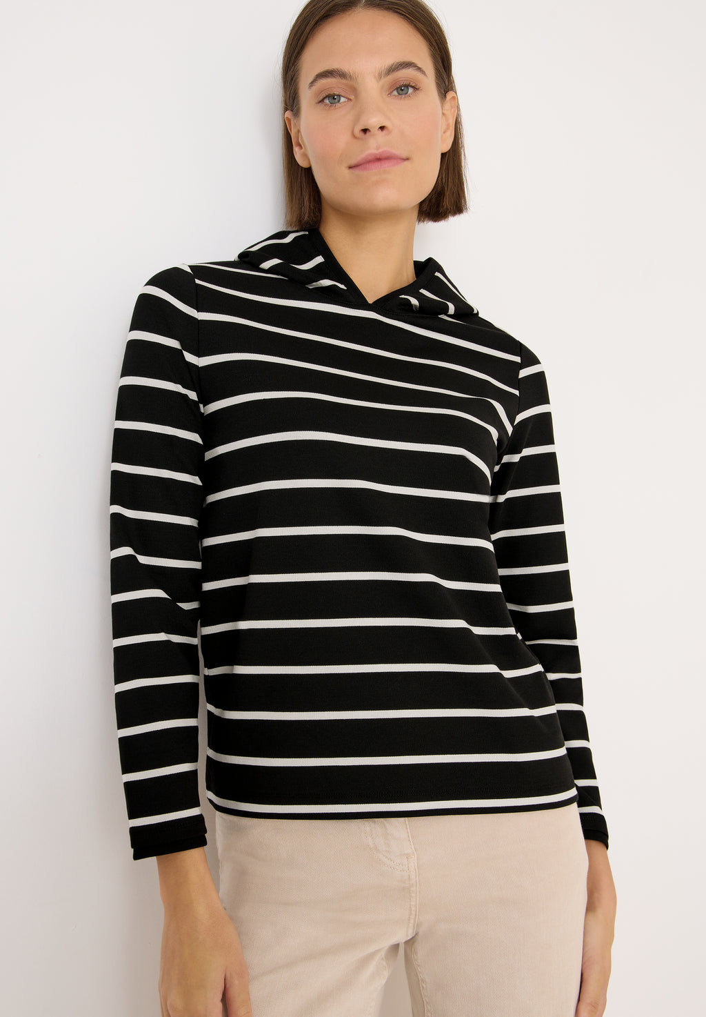 Gestreiftes Kapuzenshirt