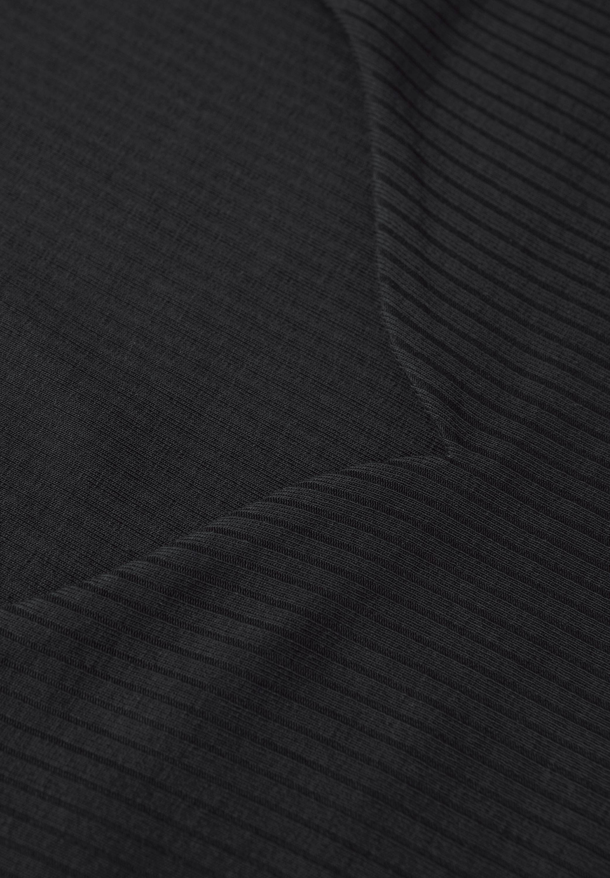 Shirt mit Herzausschnitt