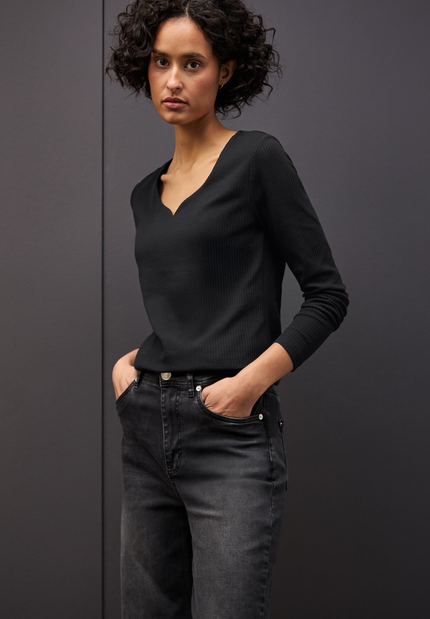 Shirt mit Herzausschnitt