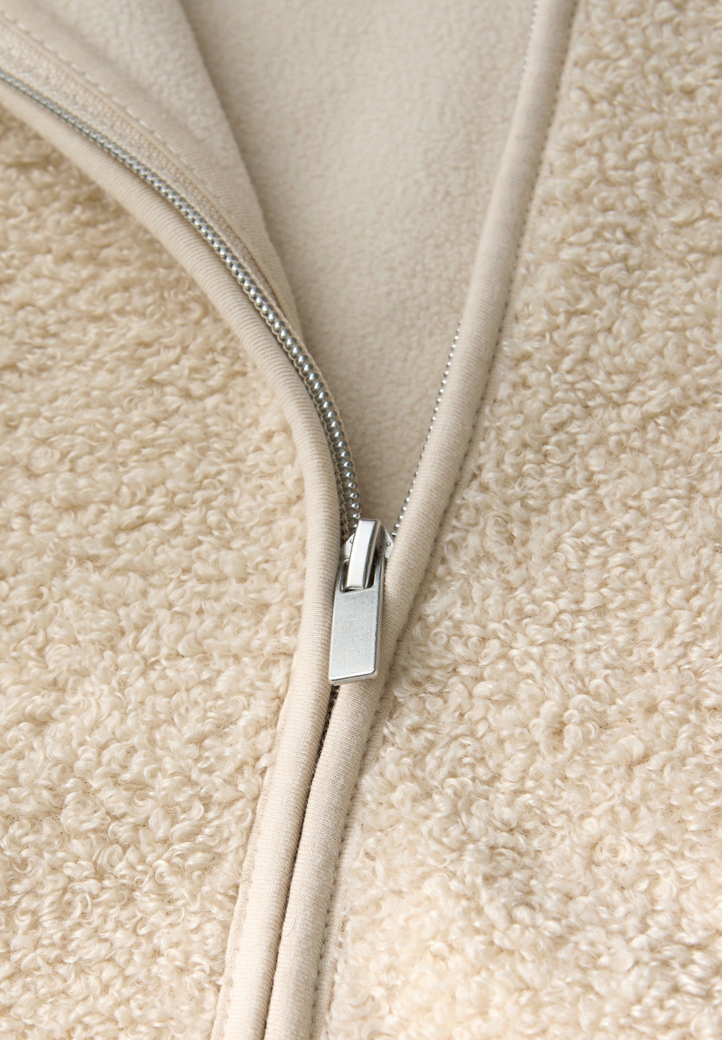 Teddy-Jacke mit Kapuze