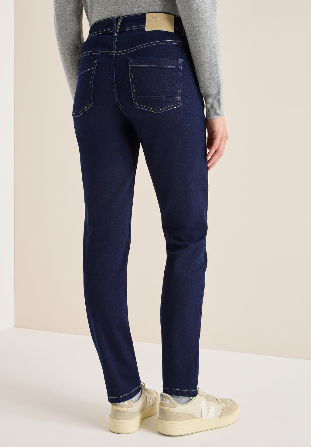 Rinsed Casual Fit Jeans