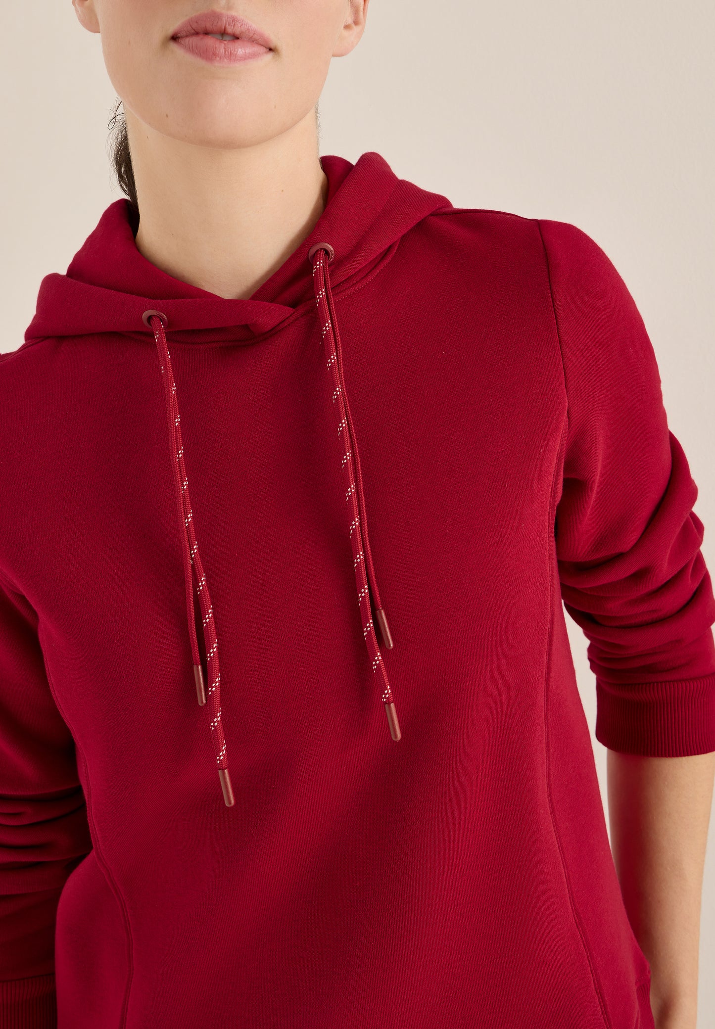 Hoodie mit Stickerei