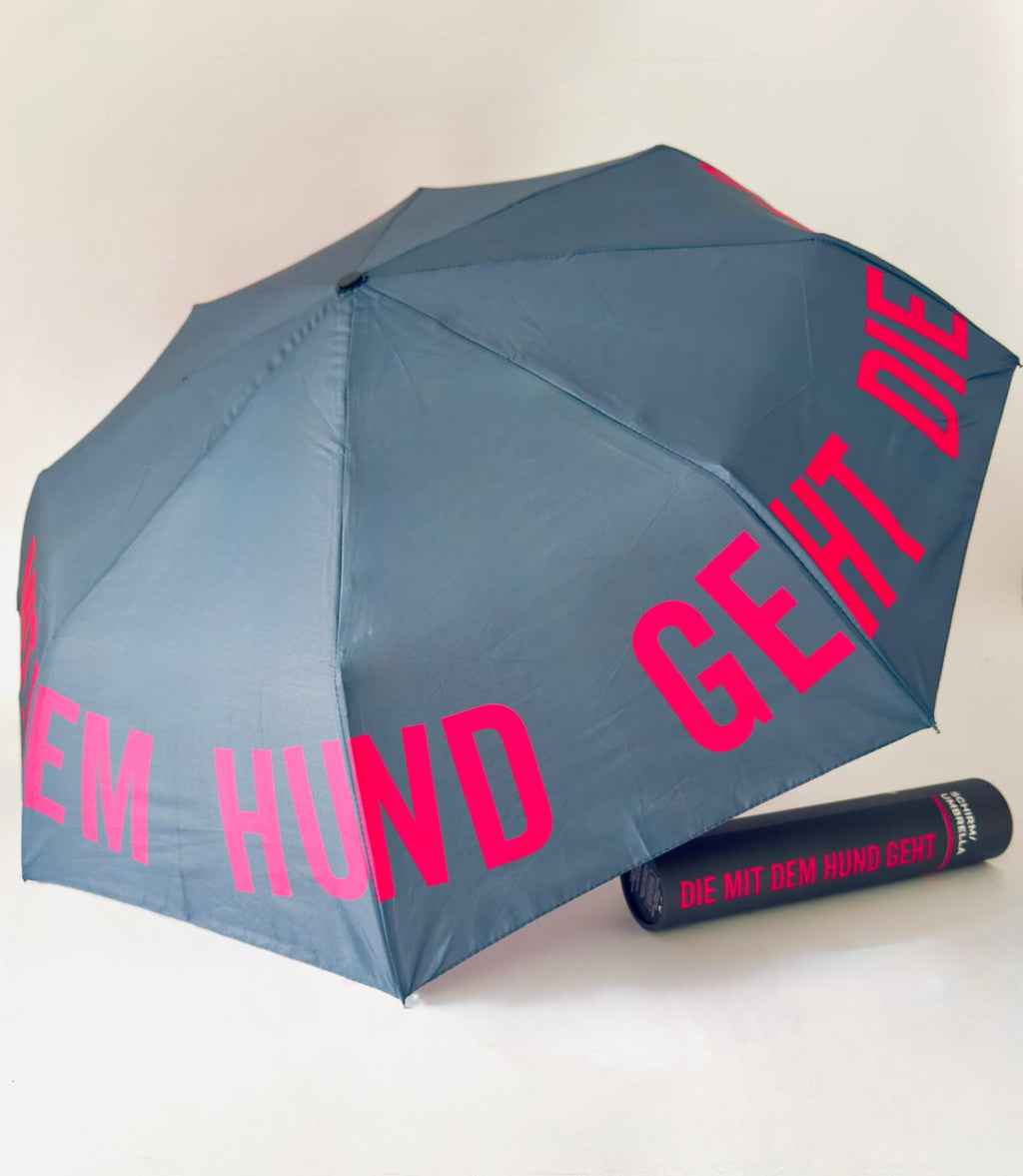 Regenschirm | Die mit dem Hund geht