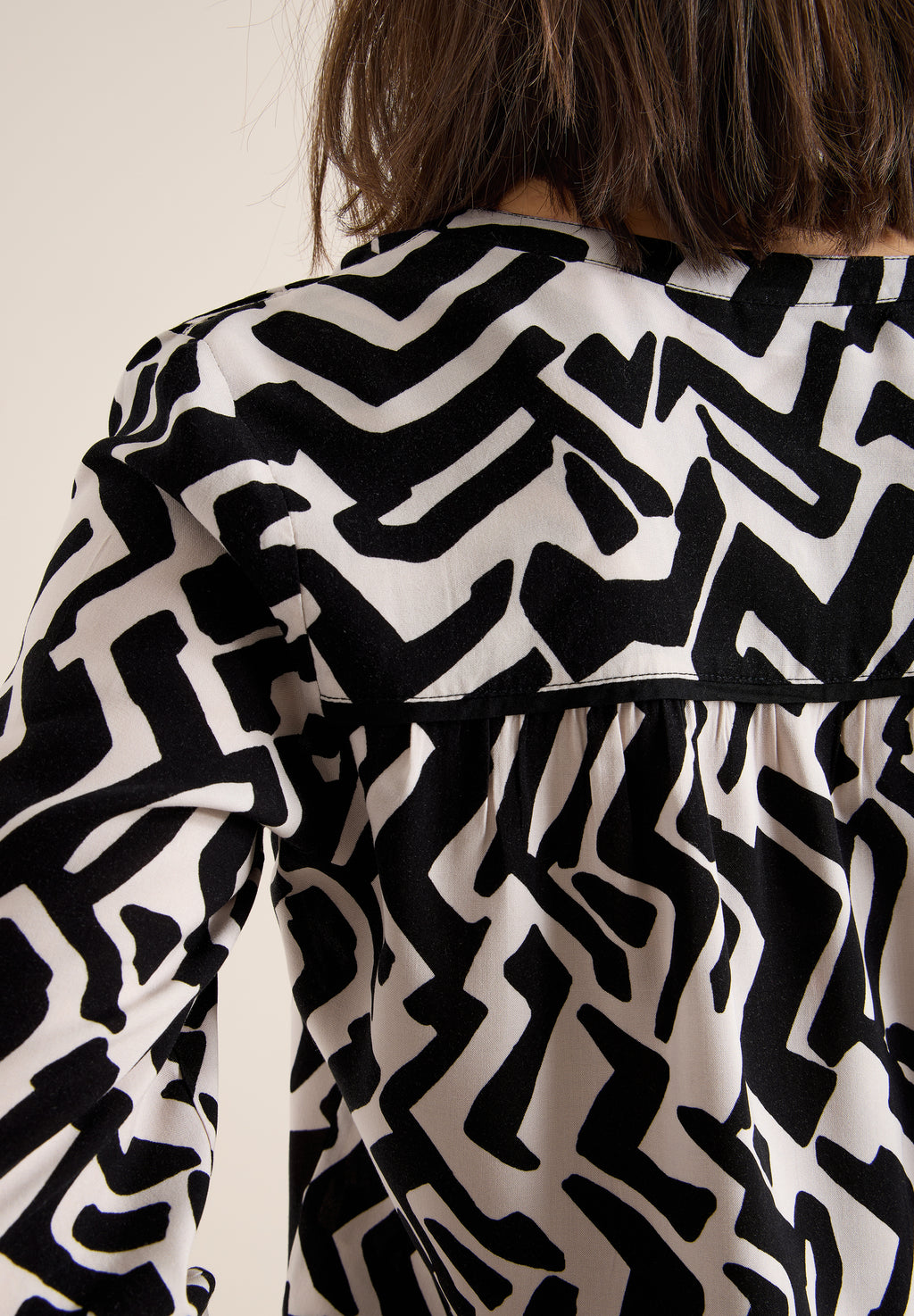 Bluse mit Grafikmuster