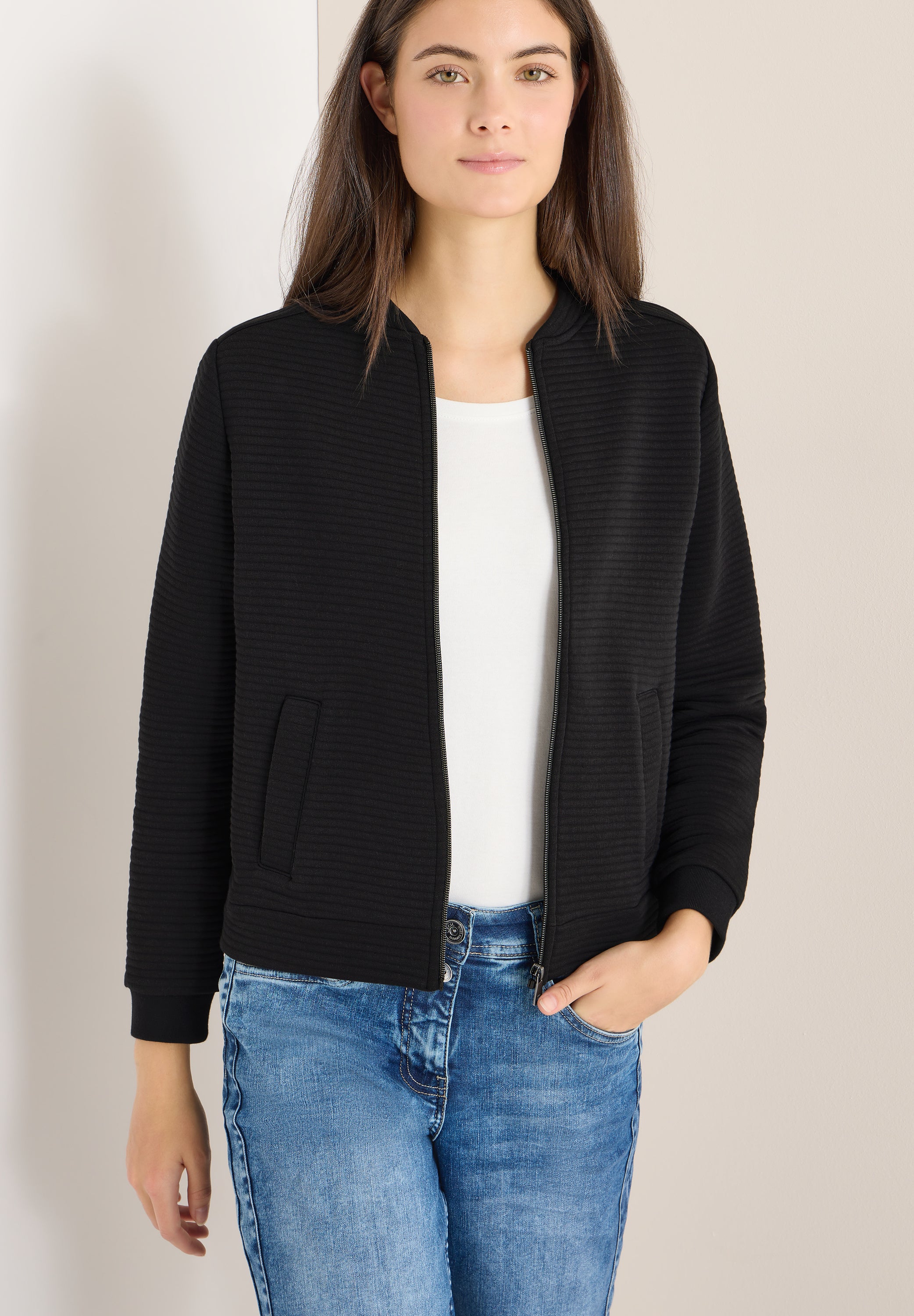 Kurze Strukturjacke