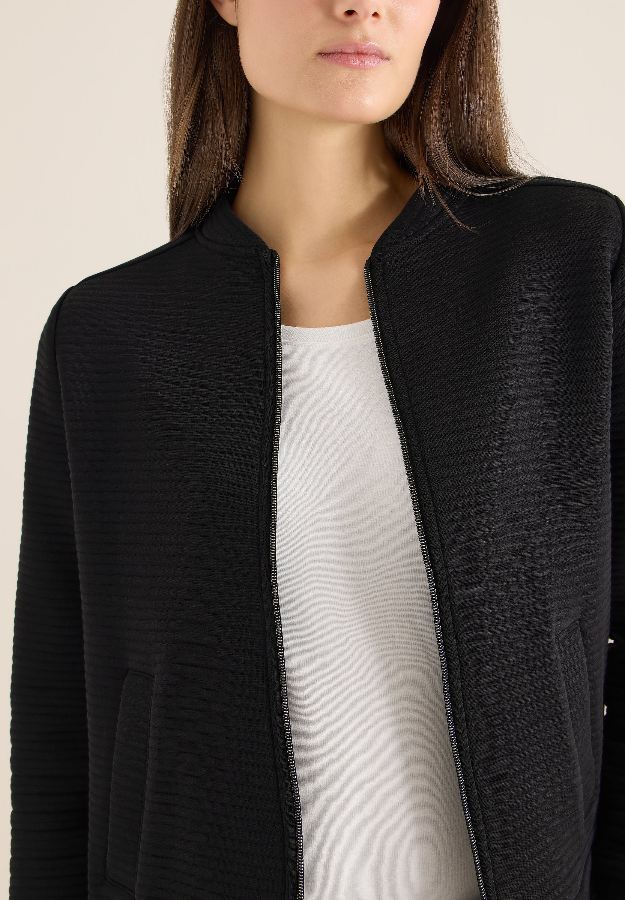 Kurze Strukturjacke