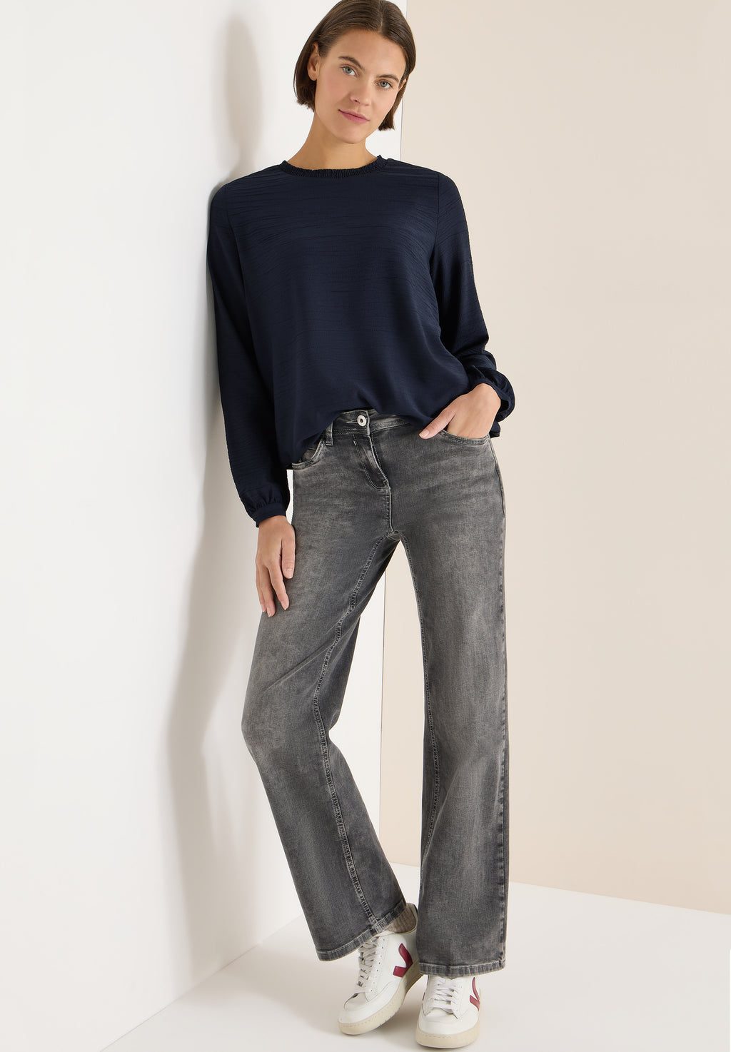 Bluse mit Smock-Ausschnitt