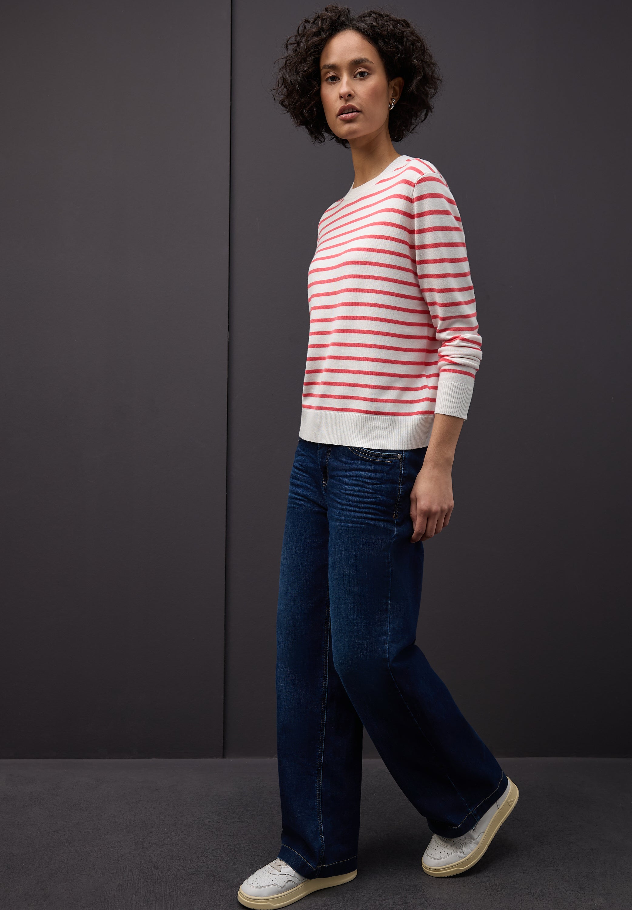 Gestreifter Pullover