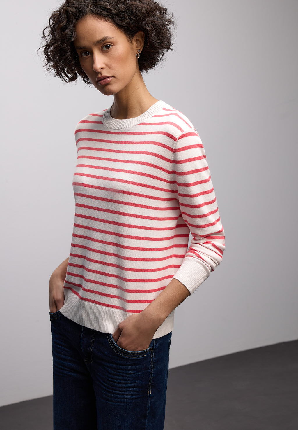 Gestreifter Pullover