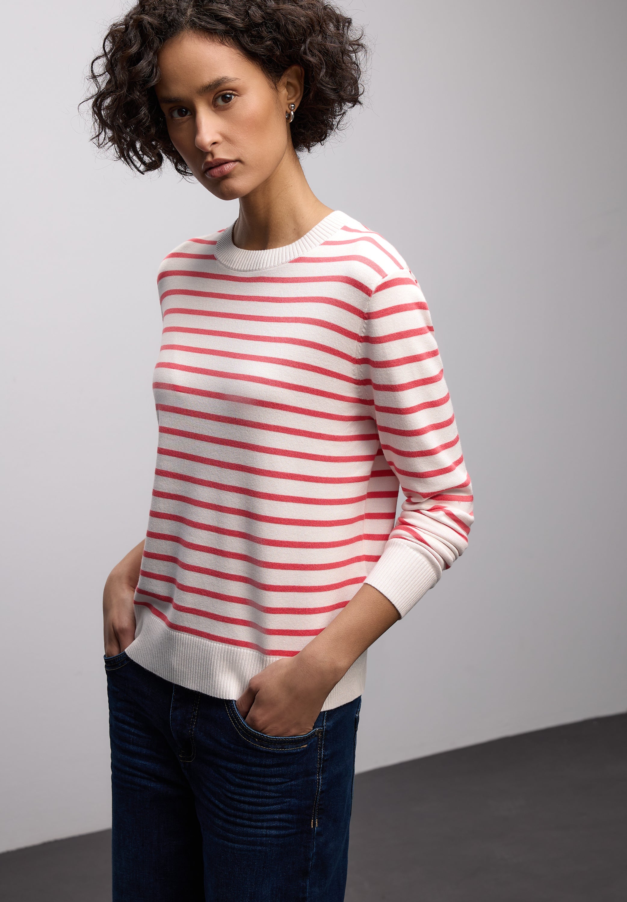Gestreifter Pullover