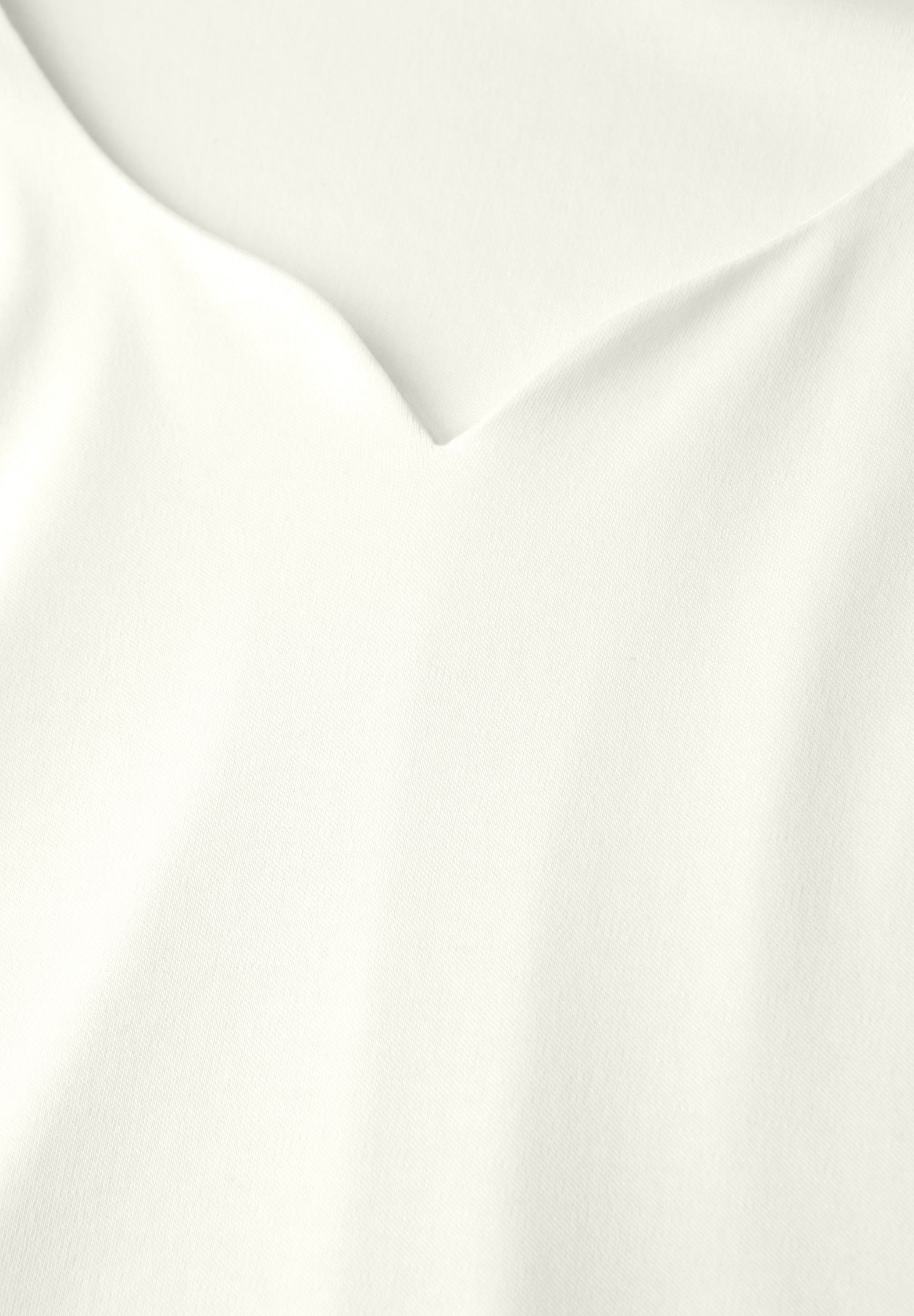 Shirt mit Herzausschnitt
