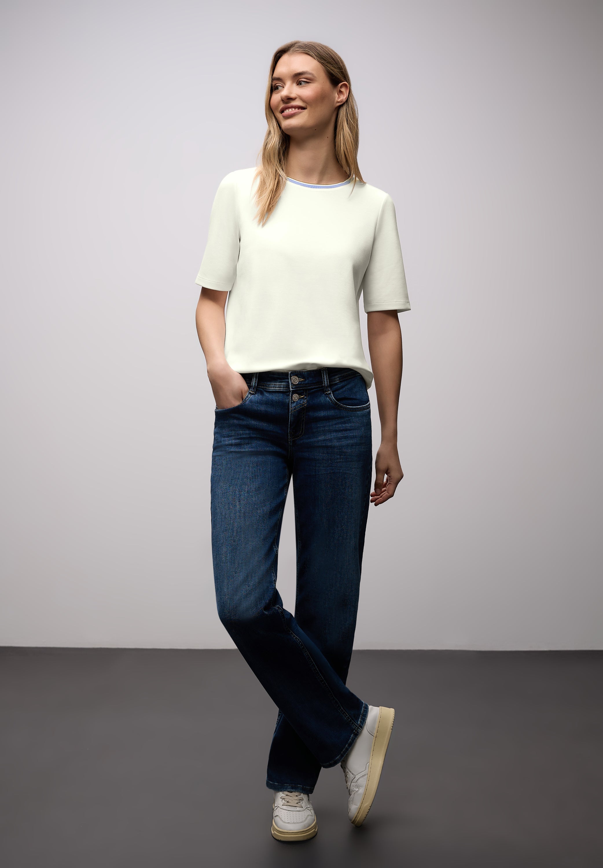 T-Shirt mit Kontrastdetail