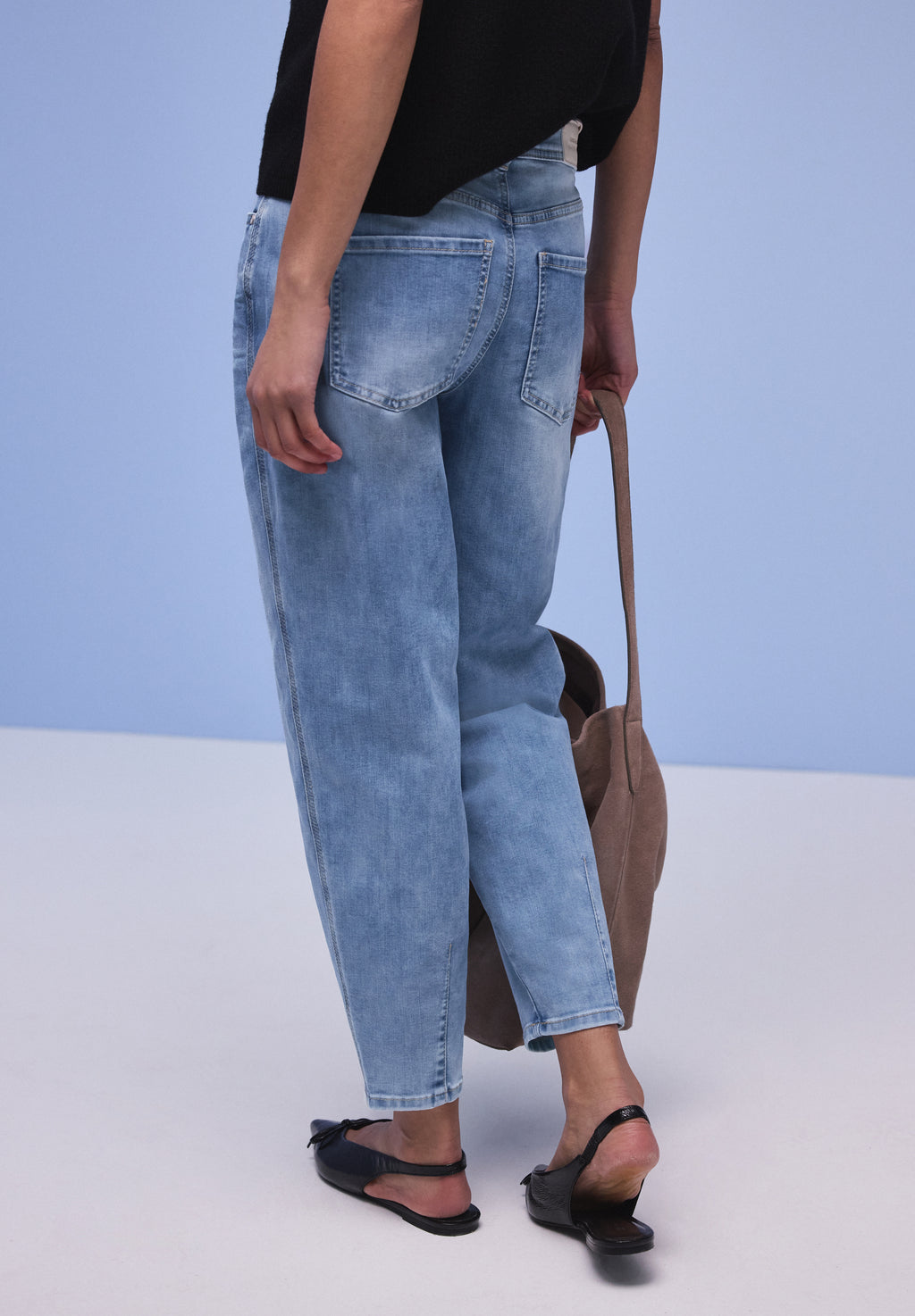 Barrel Leg Jeans